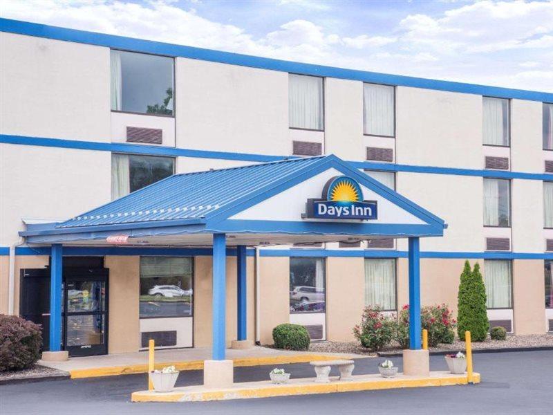 Days Inn By Wyndham Chambersburg Exterior photo