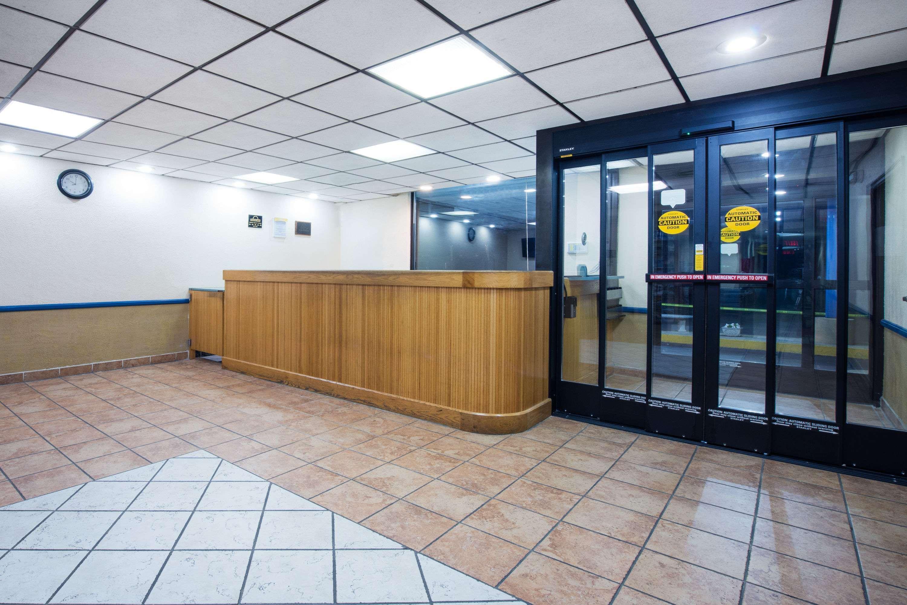 Days Inn By Wyndham Chambersburg Exterior photo